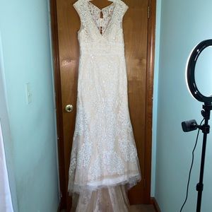 Oleg Cassini size 12 Wedding Dress